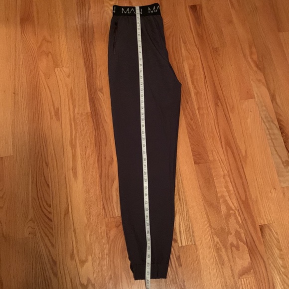 Men’s Grey Size Medium Lightweight Joggers By MANN with Zippered Side Pockets - Picture 6 of 7
